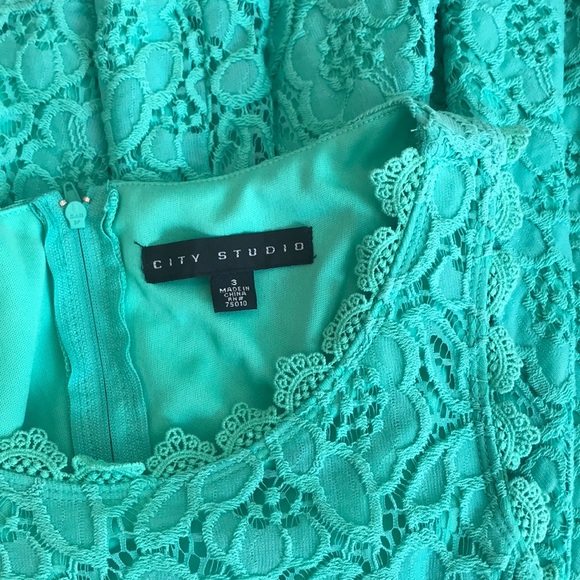 beautiful lace dress - Picture 2 of 3